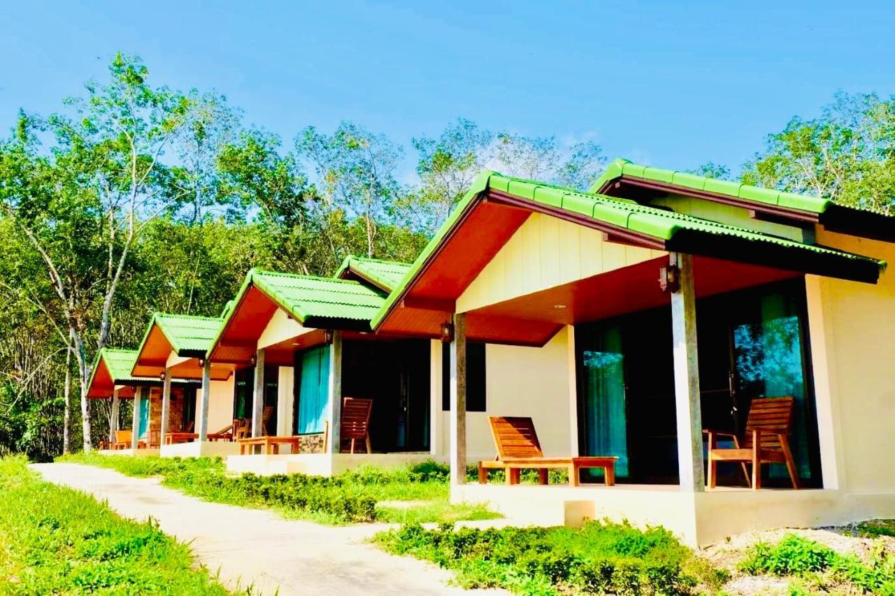 Rinna Resort Ko Mook Esterno foto